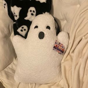 NWT NOVOGRATZ Halloween Ghost Pillow